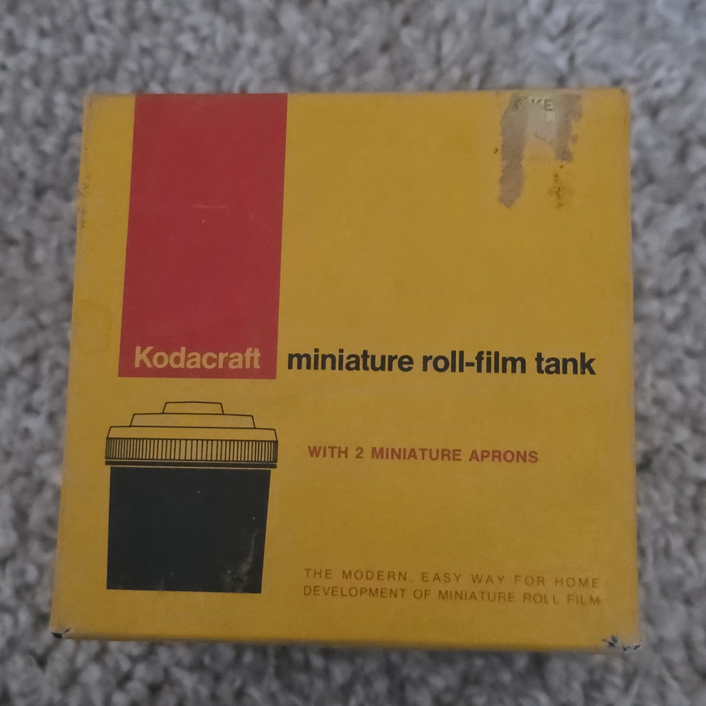 Craft Kodacraft Yellow and Red Miniature Roll-Film Tank Box